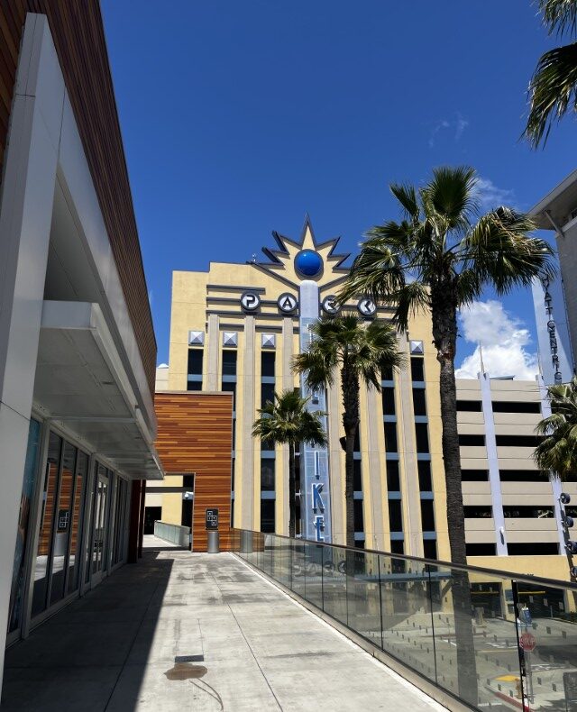 ザ・パイク・アウトレッツ(ロングビーチにある海沿いのアウトレットモール)