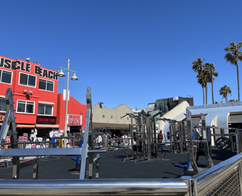 マッスルビーチ(ロサンゼルス ベニスにあるトレーニングジム)