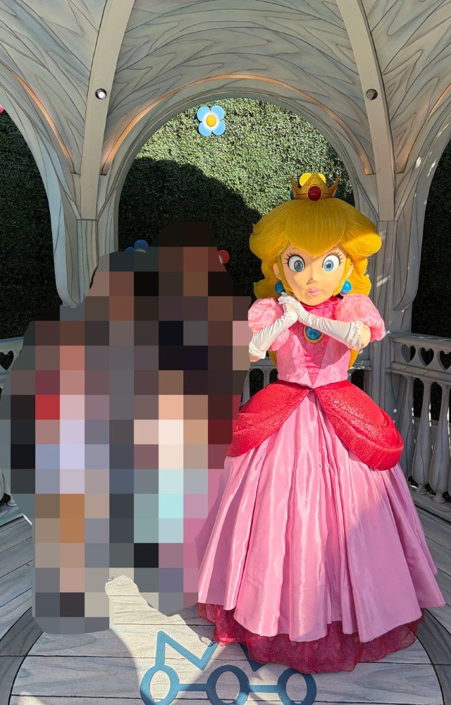 SUPER NINTENDO WORLDでPrincess Peachと記念撮影