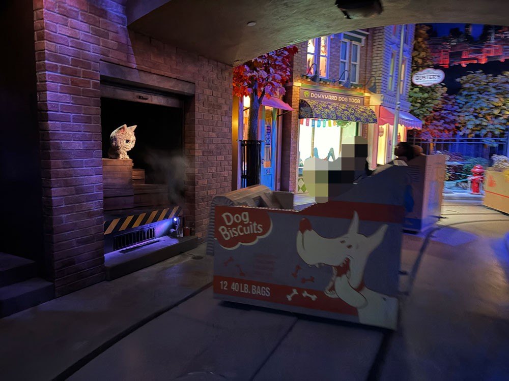 The Secret Life of Pets Off the Leashのアトラクション外観